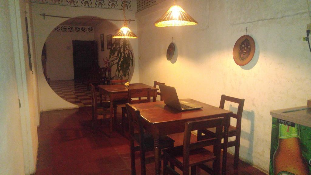Casa Nica Leon Hostel Kültér fotó