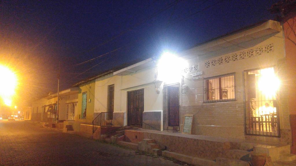 Casa Nica Leon Hostel Kültér fotó